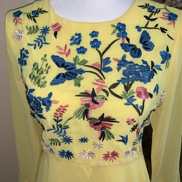 Available gorgeous yellow dress - Picture 10 of 16